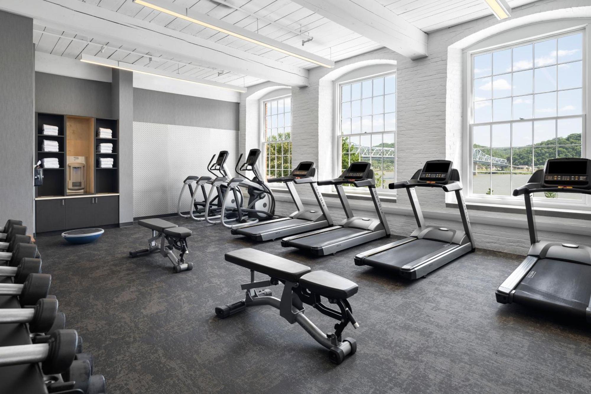 Fairfield Inn & Suites Madison Historic Eagle Cotton Mill 외부 사진