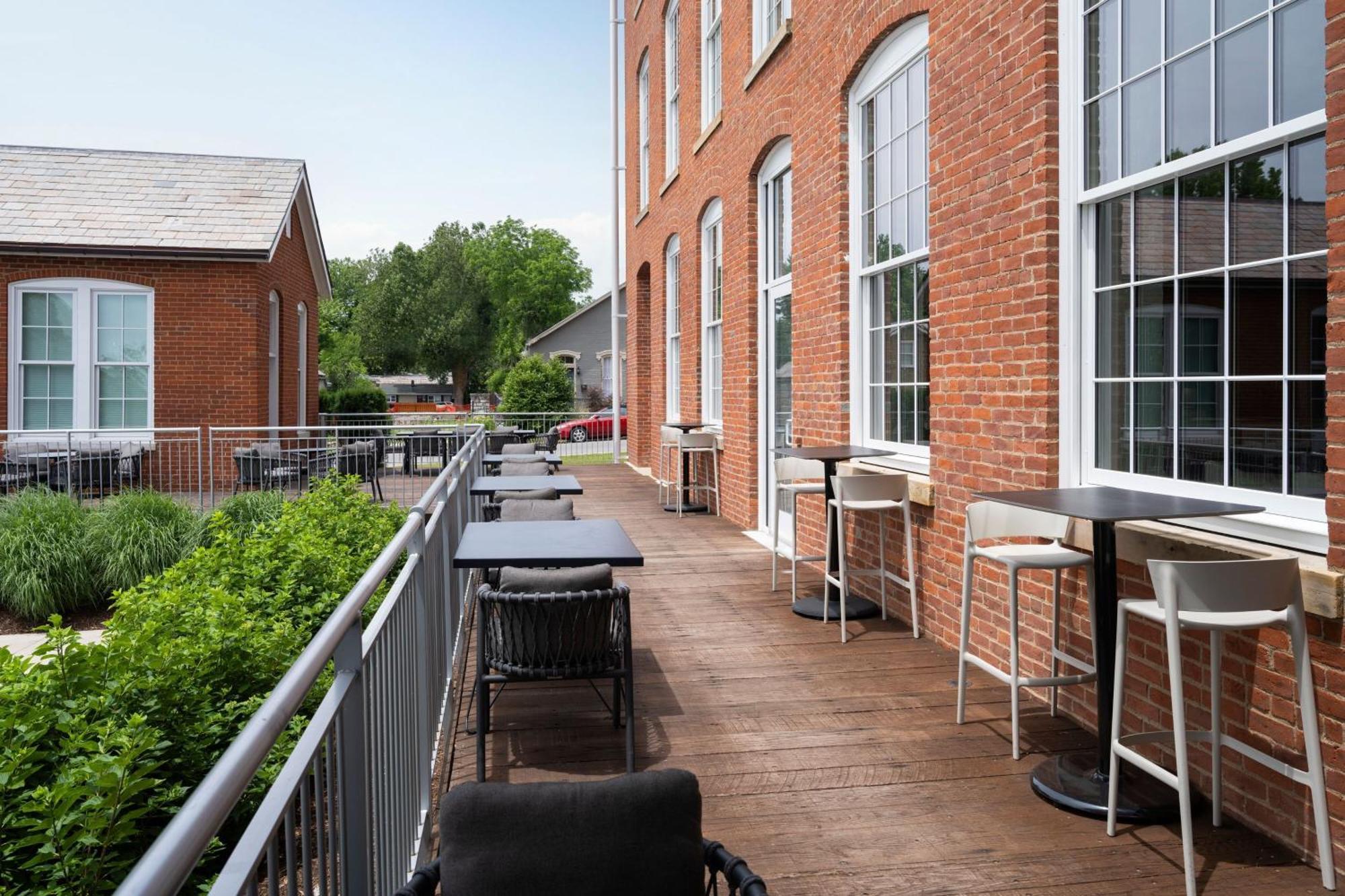Fairfield Inn & Suites Madison Historic Eagle Cotton Mill 외부 사진
