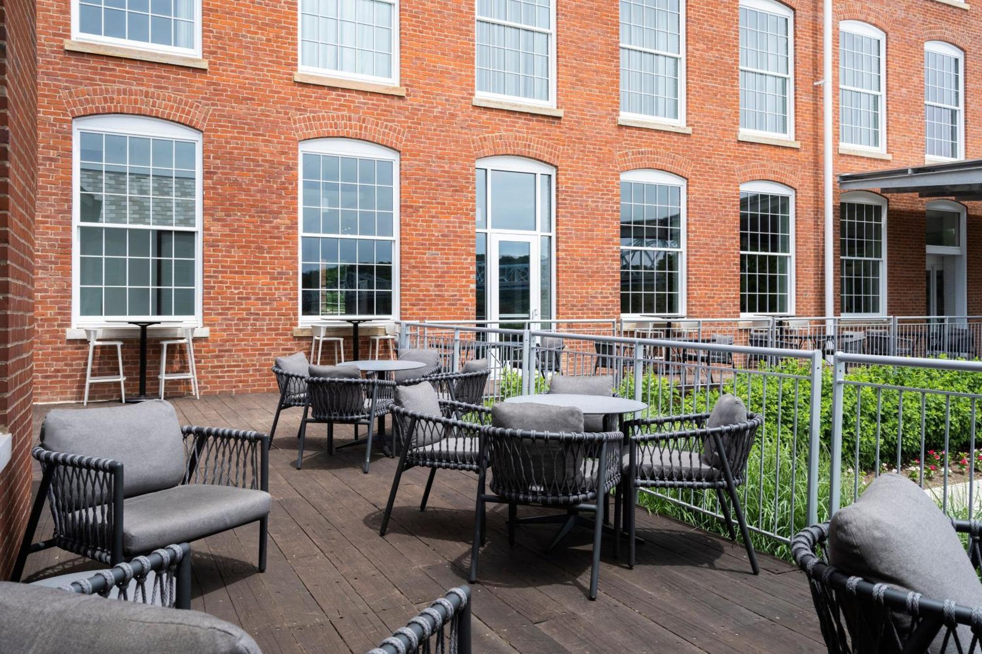 Fairfield Inn & Suites Madison Historic Eagle Cotton Mill 외부 사진