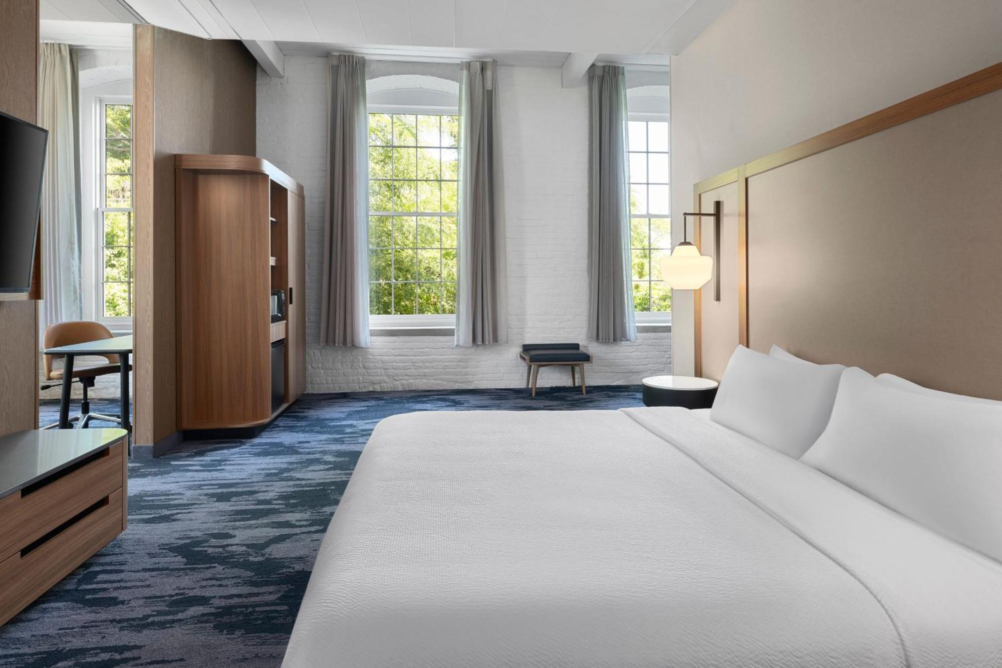 Fairfield Inn & Suites Madison Historic Eagle Cotton Mill 외부 사진