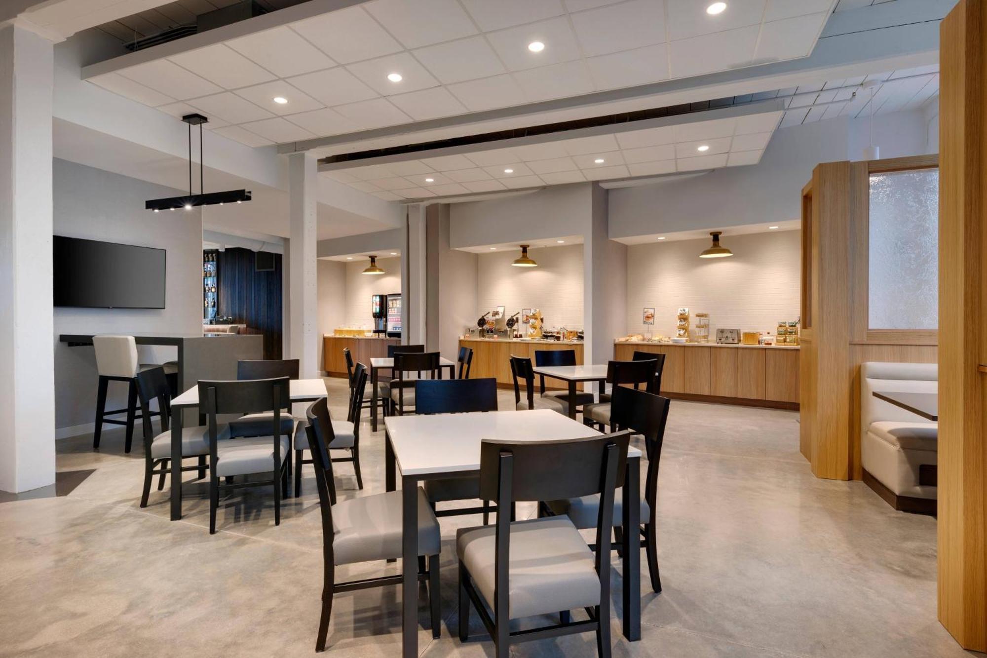 Fairfield Inn & Suites Madison Historic Eagle Cotton Mill 외부 사진