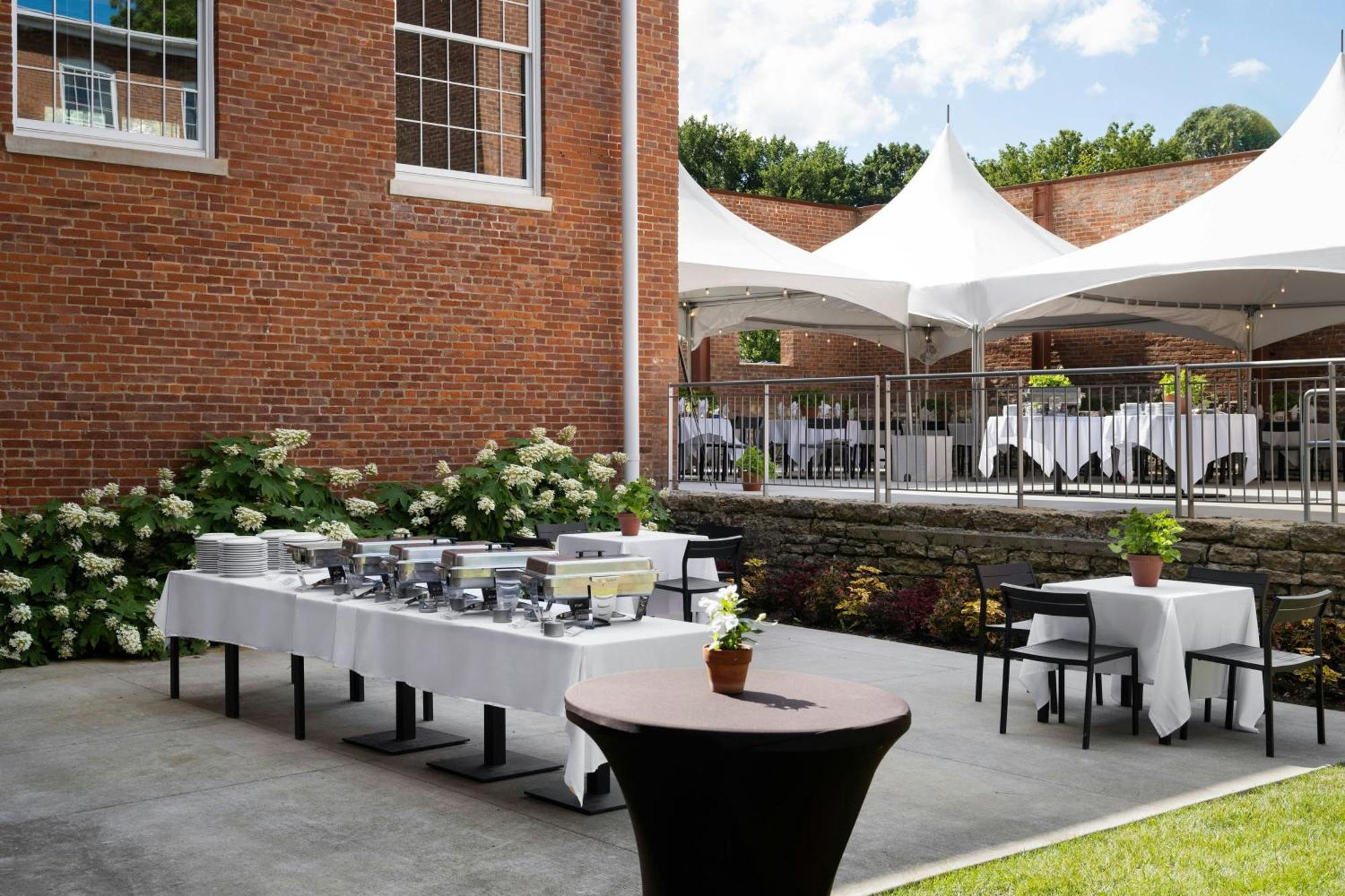 Fairfield Inn & Suites Madison Historic Eagle Cotton Mill 외부 사진