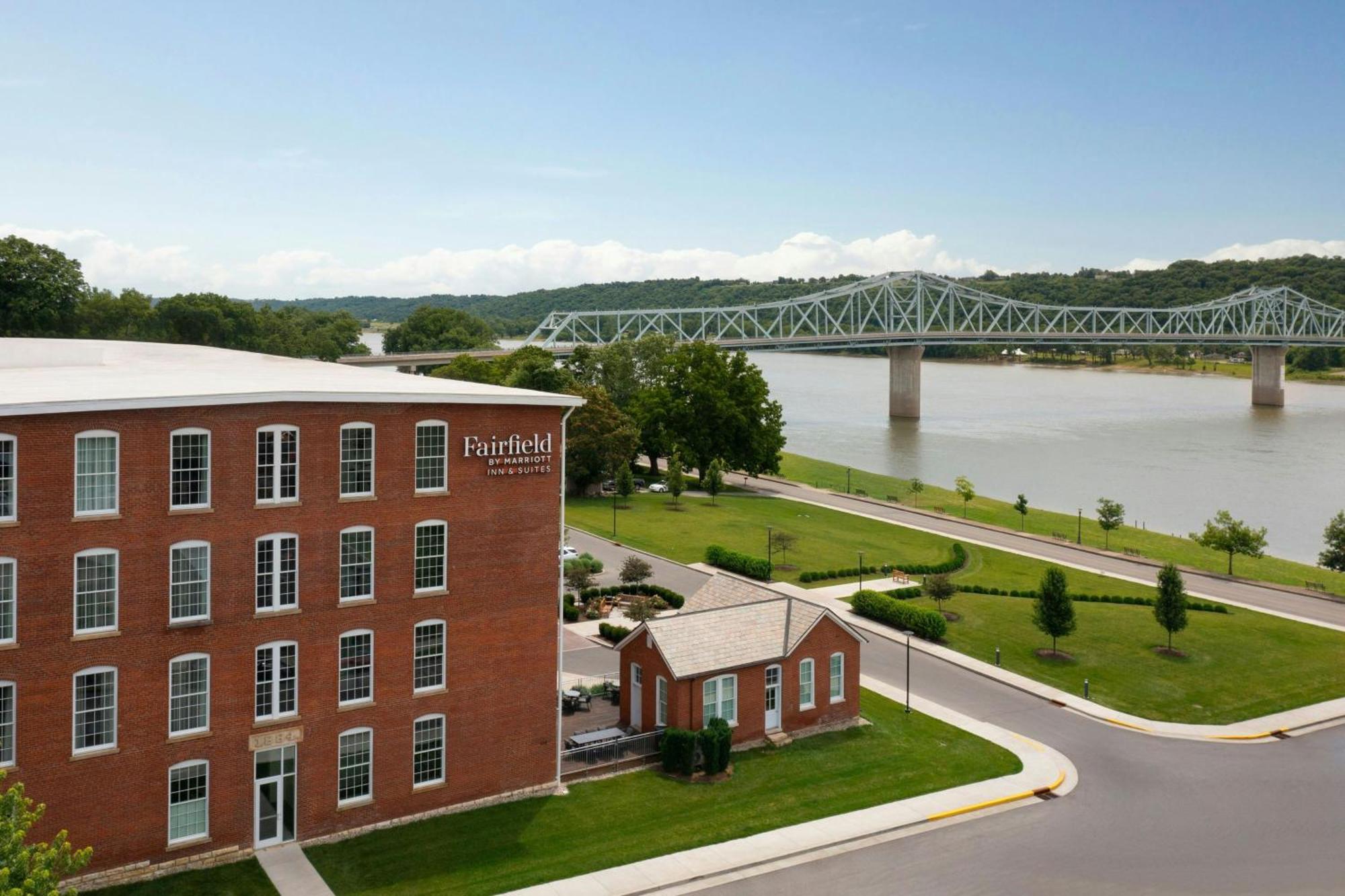 Fairfield Inn & Suites Madison Historic Eagle Cotton Mill 외부 사진
